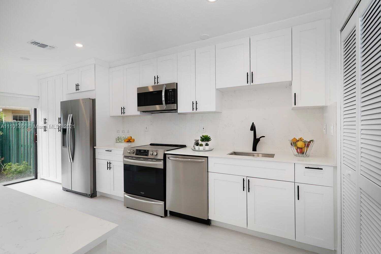 Small Image of 10806 SOUTH WEST 72 ST #101, Miami Number 10