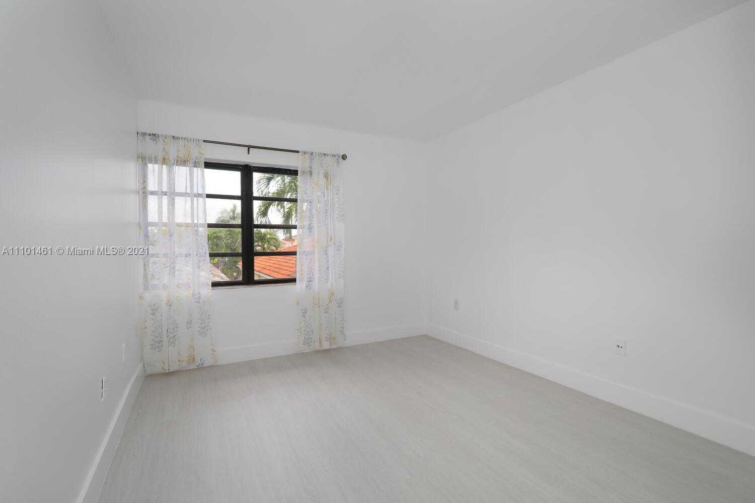Small Image of 10806 SOUTH WEST 72 ST #101, Miami Number 27