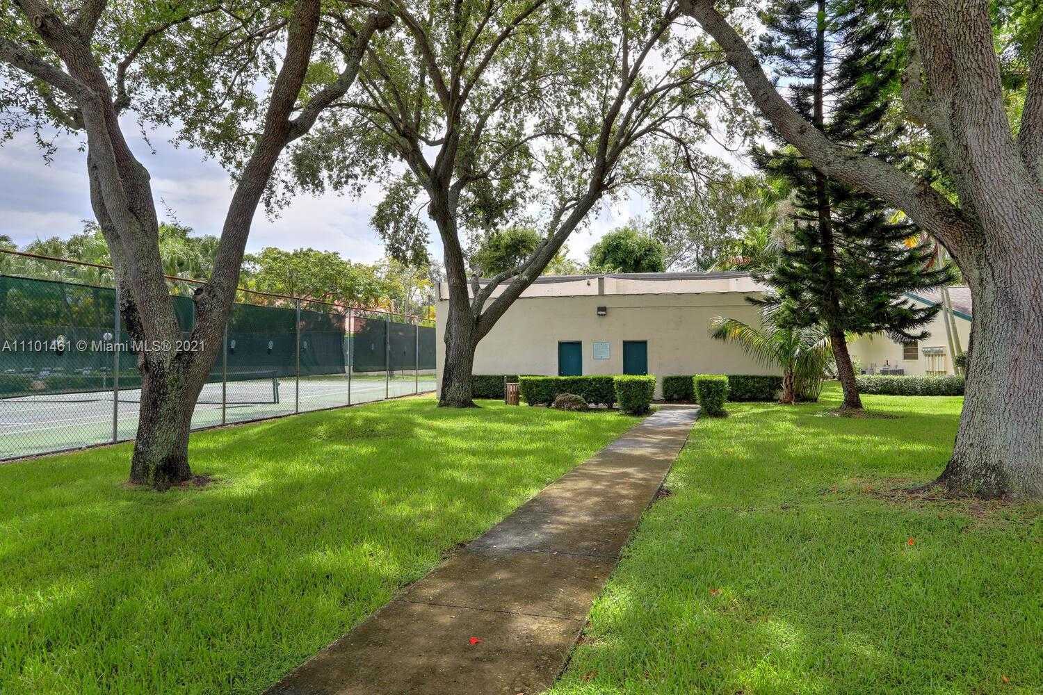 Small Image of 10806 SOUTH WEST 72 ST #101, Miami Number 33