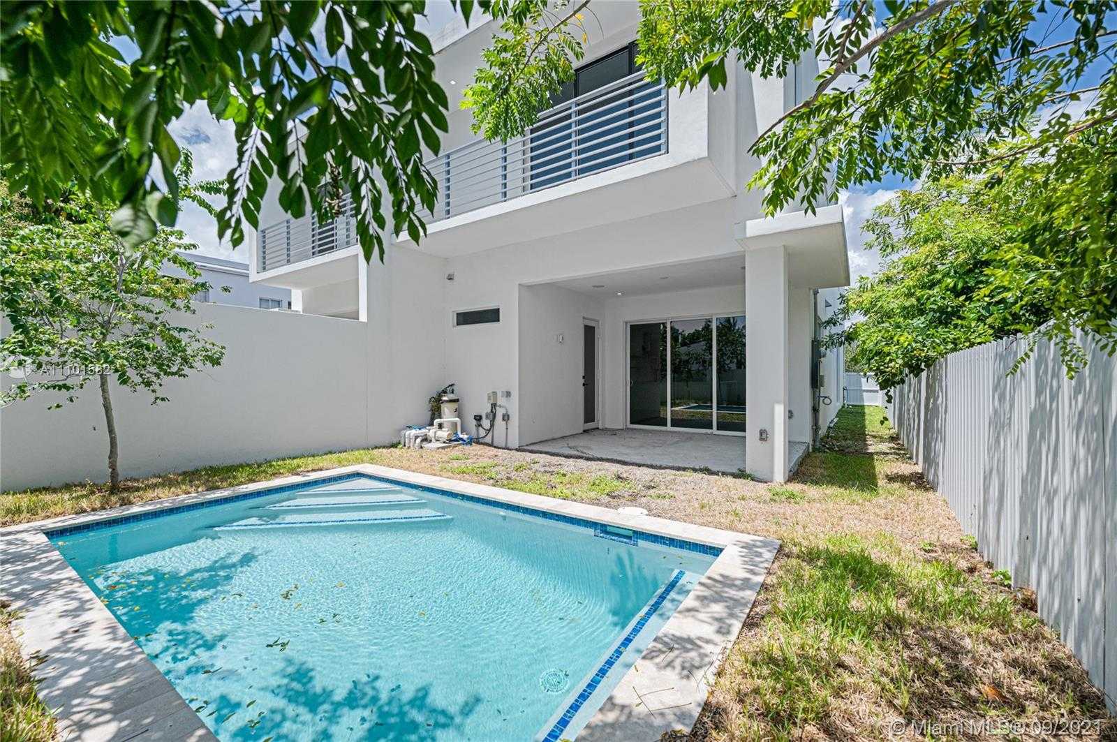 Small Image of 3524 SOUTH WEST 25TH TER #A&B, Miami Number 45