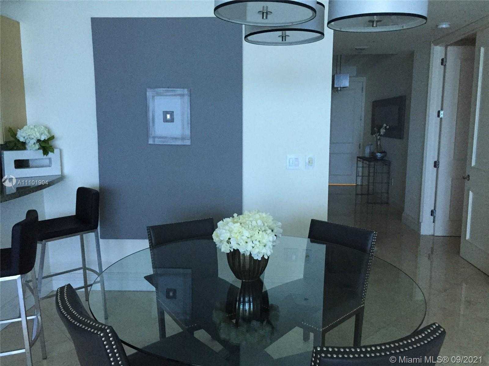 Small Image of 100 SOUTH POINTE DRIVE #1405, Miami Beach Number 4