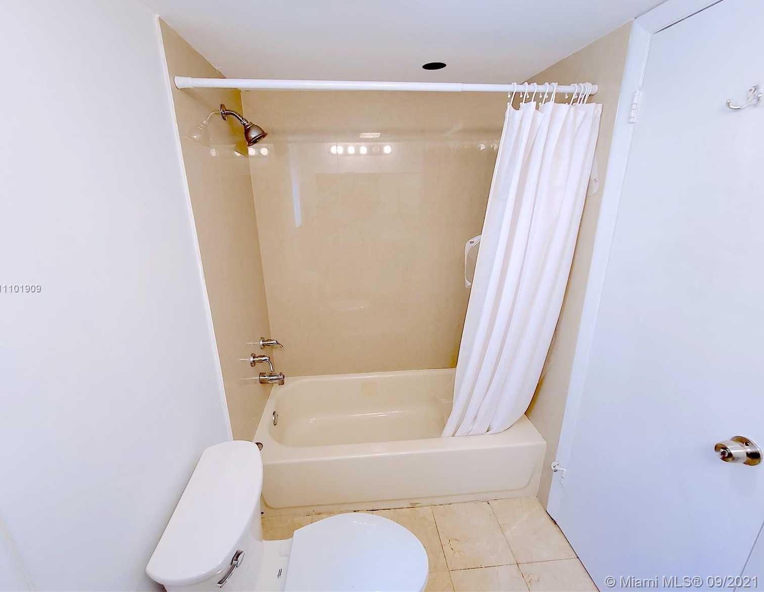 Small Image of 20300 WEST COUNTRY CLUB DR #120-3, Aventura Number 14