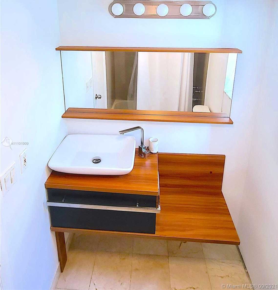 Small Image of 20300 WEST COUNTRY CLUB DR #120-3, Aventura Number 15