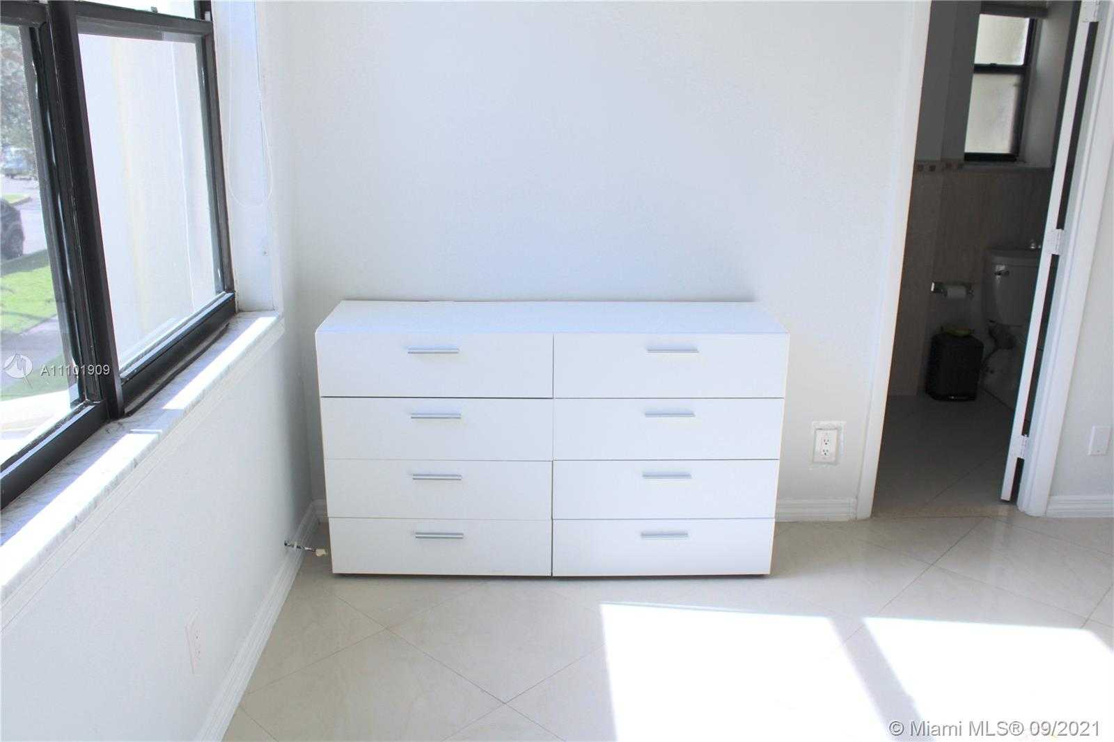 Small Image of 20300 WEST COUNTRY CLUB DR #120-3, Aventura Number 17