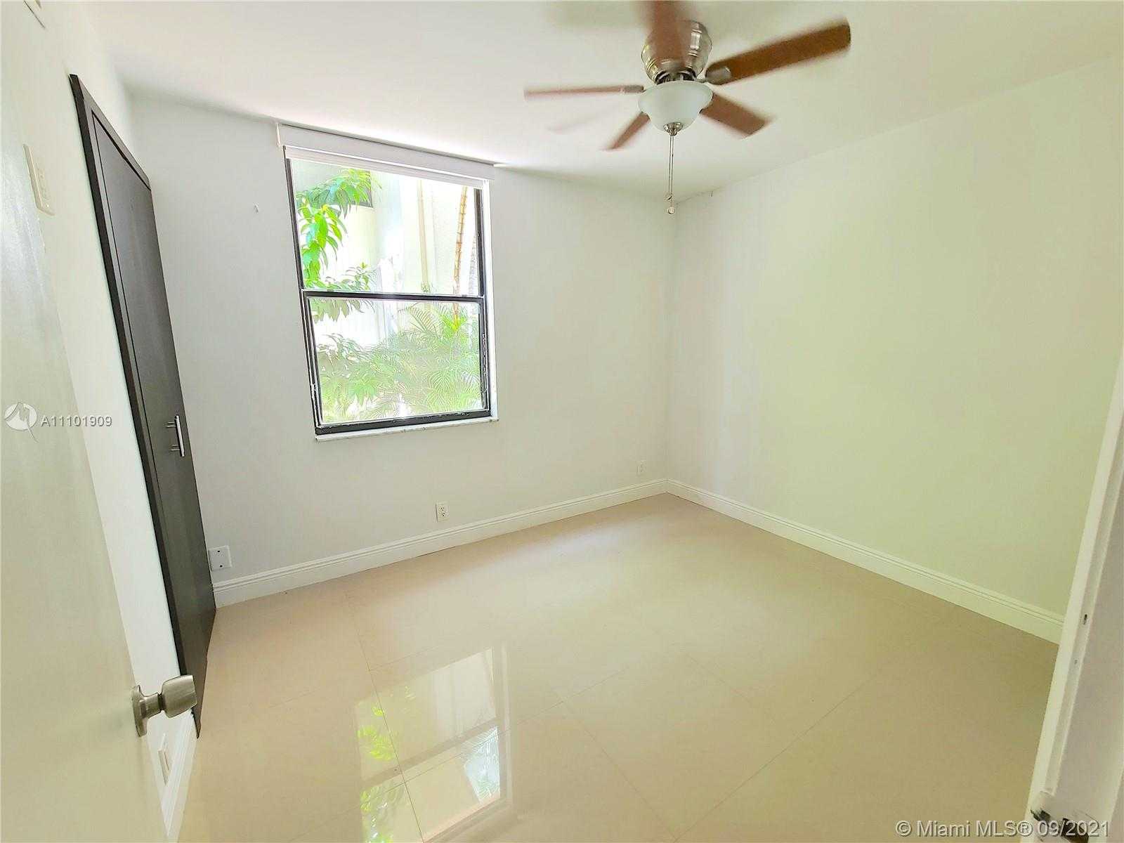 Small Image of 20300 WEST COUNTRY CLUB DR #120-3, Aventura Number 6