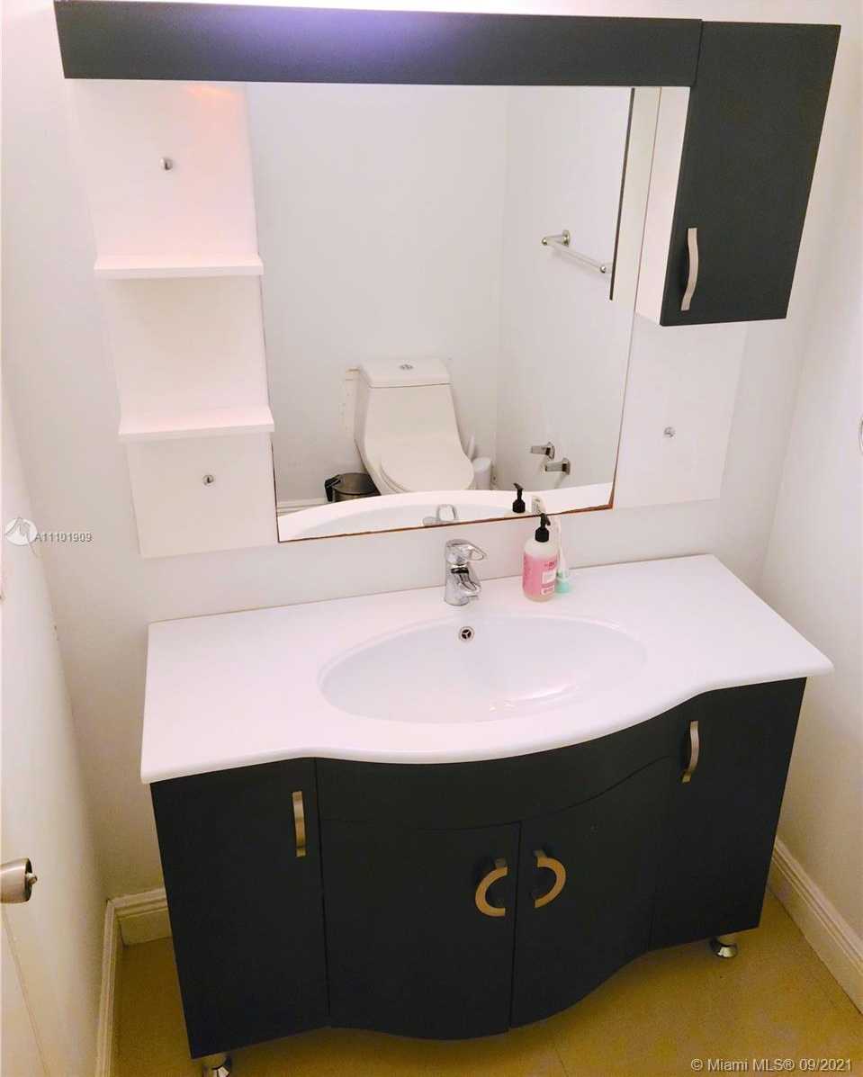 Small Image of 20300 WEST COUNTRY CLUB DR #120-3, Aventura Number 7