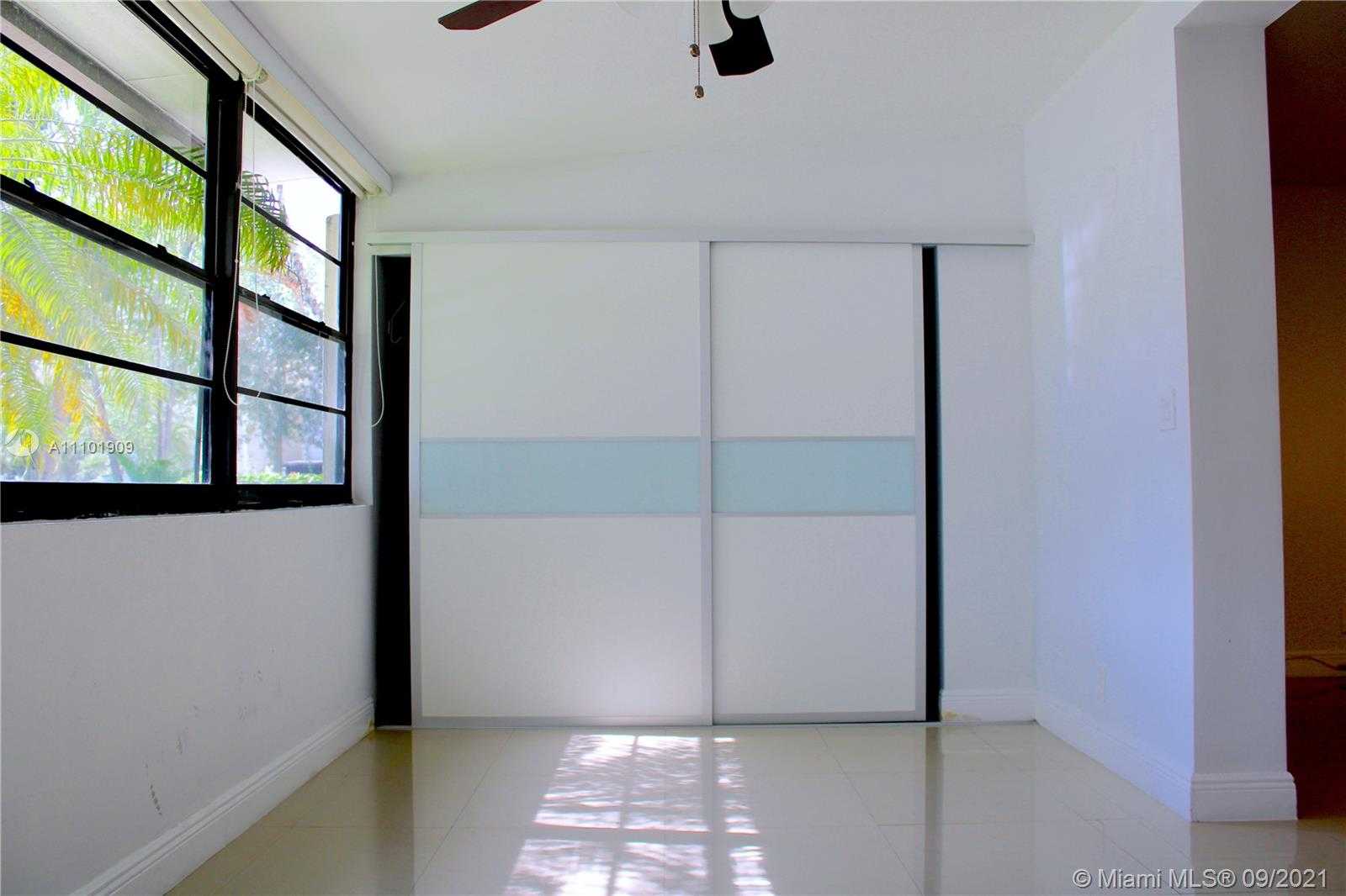 Small Image of 20300 WEST COUNTRY CLUB DR #120-3, Aventura Number 9