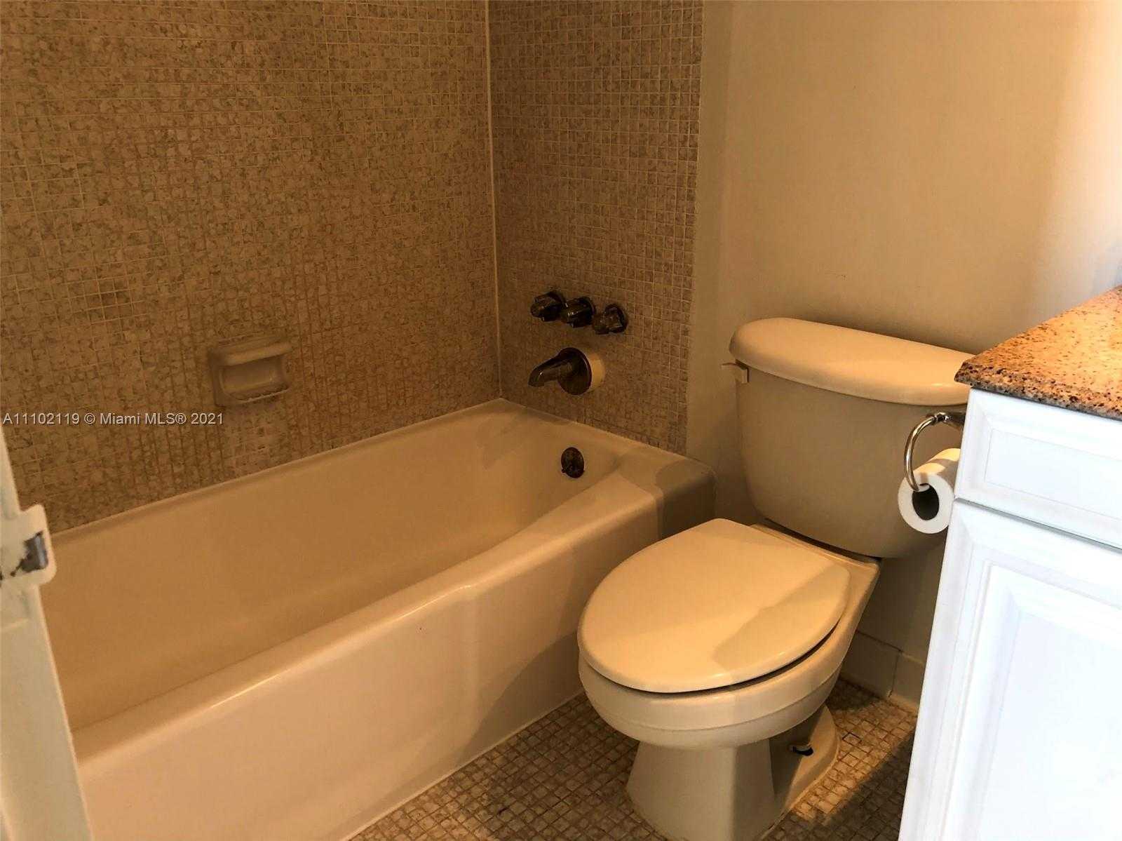 Small Image of 3901 SOUTH OCEAN DR #10L, Hollywood Number 10