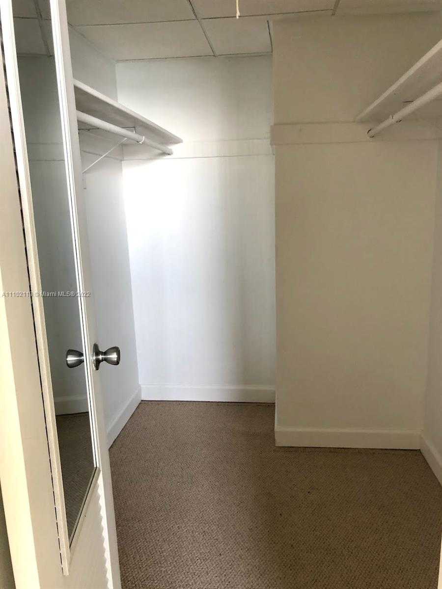 Small Image of 3901 SOUTH OCEAN DR #10L, Hollywood Number 9