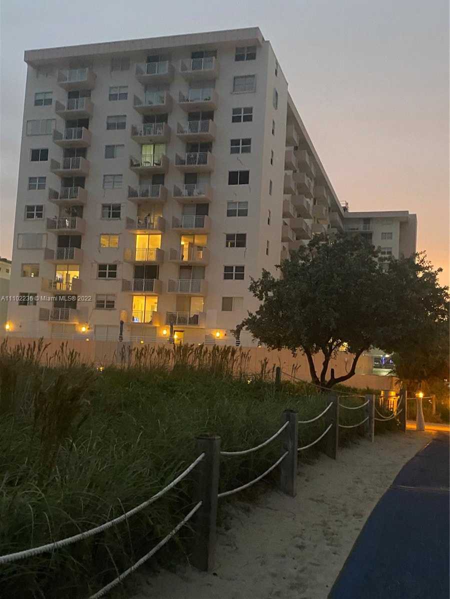 Small Image of 345 OCEAN DR #307, Miami Beach Number 2