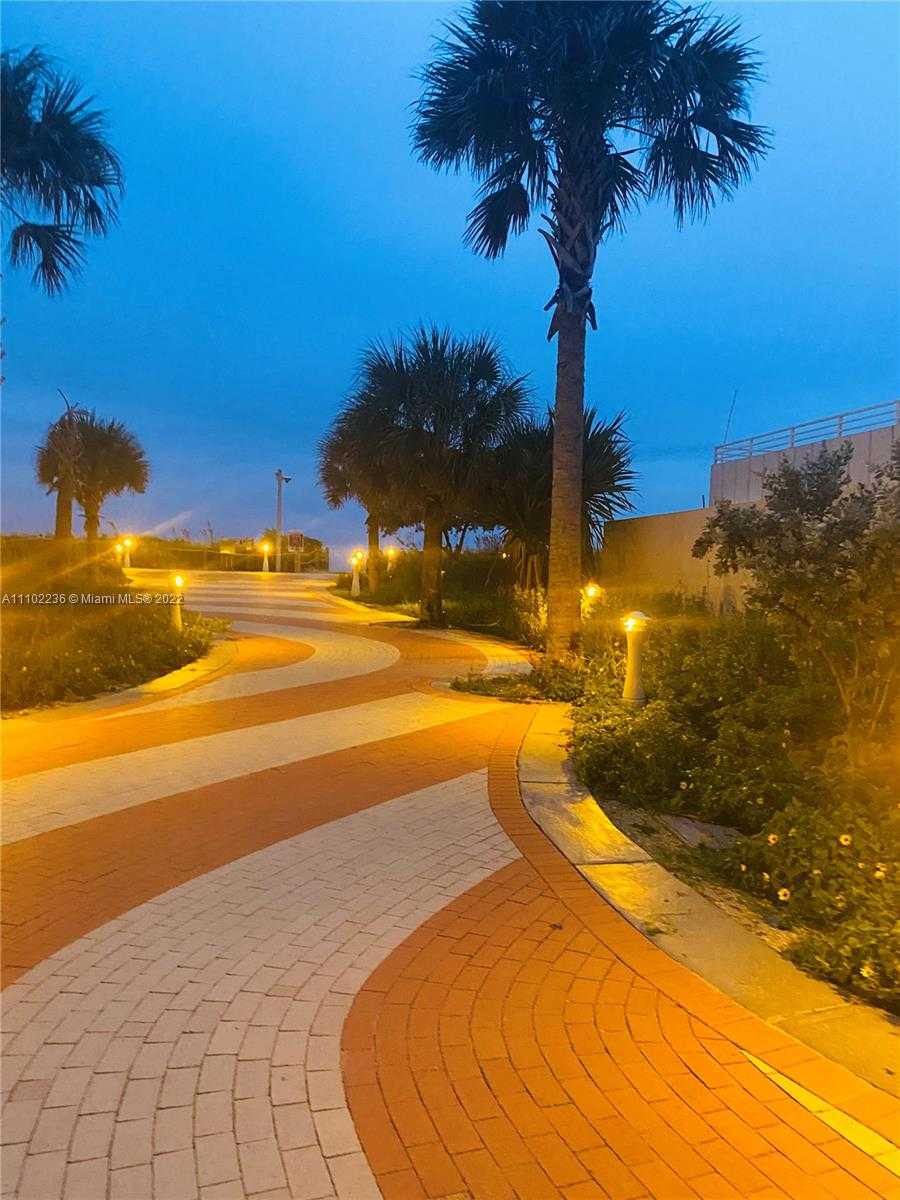 Small Image of 345 OCEAN DR #307, Miami Beach Number 7