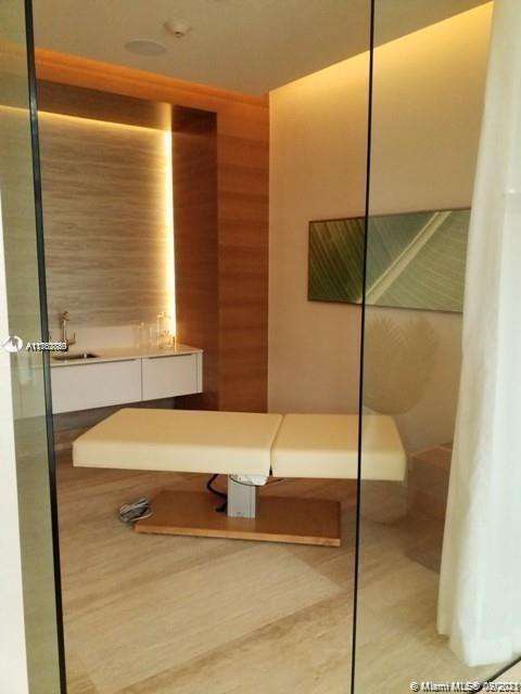 Small Image of 16385 BISCAYNE BLVD #PH06, North Miami Beach Number 16