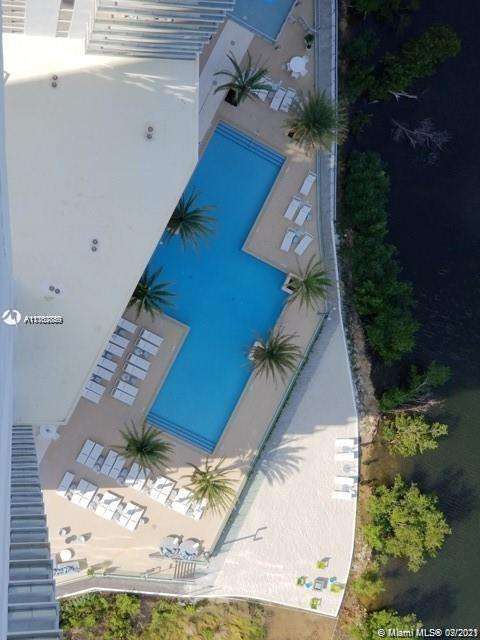 Small Image of 16385 BISCAYNE BLVD #PH06, North Miami Beach Number 2
