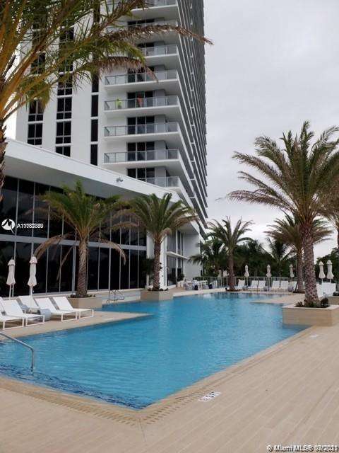 Small Image of 16385 BISCAYNE BLVD #PH06, North Miami Beach Number 3