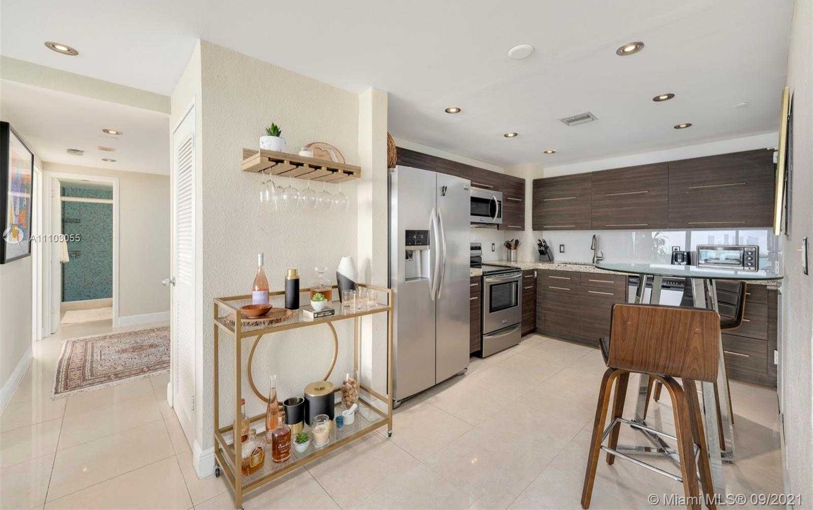 Small Image of 1200 WEST AVE #725, Miami Beach Number 4