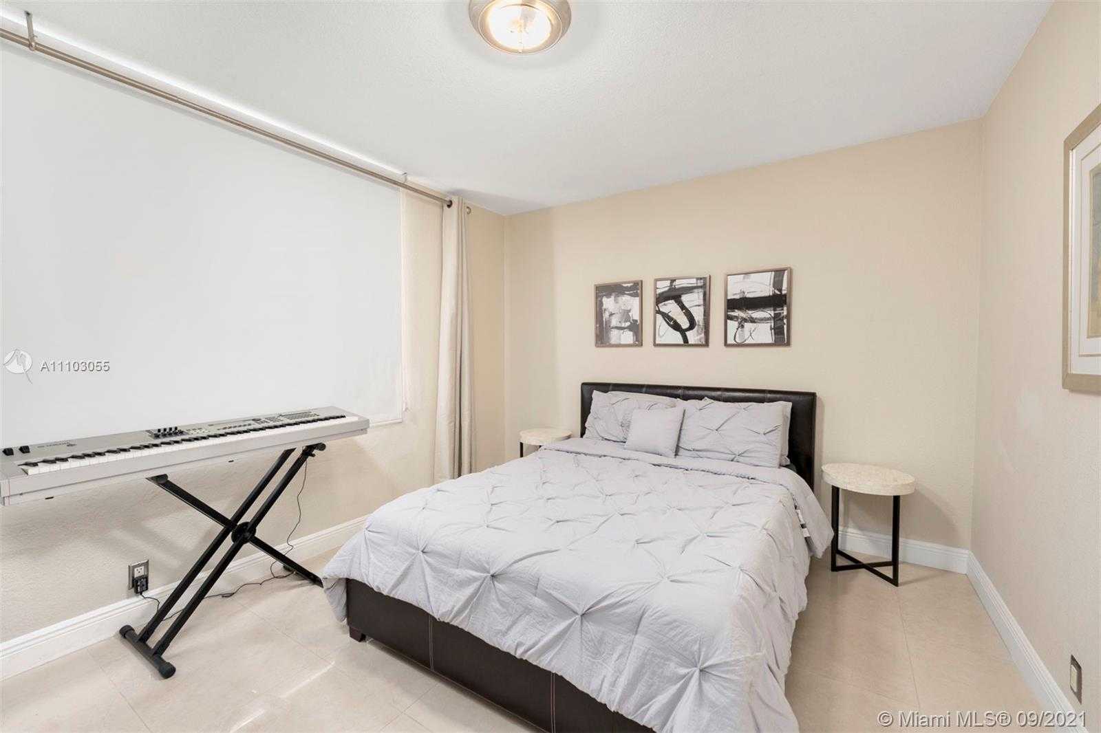 Small Image of 1200 WEST AVE #725, Miami Beach Number 9