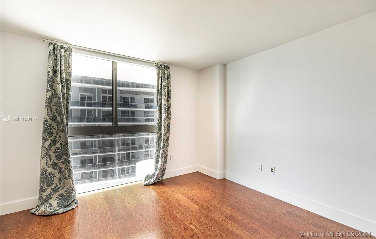 Small Image of 1800 NORTH BAYSHORE DR #1002, Miami Number 13