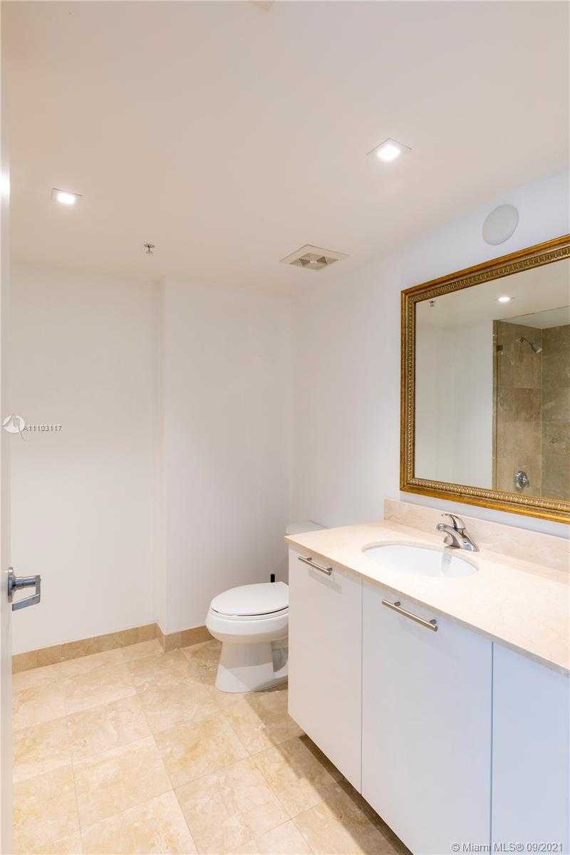 Small Image of 1800 NORTH BAYSHORE DR #1002, Miami Number 7