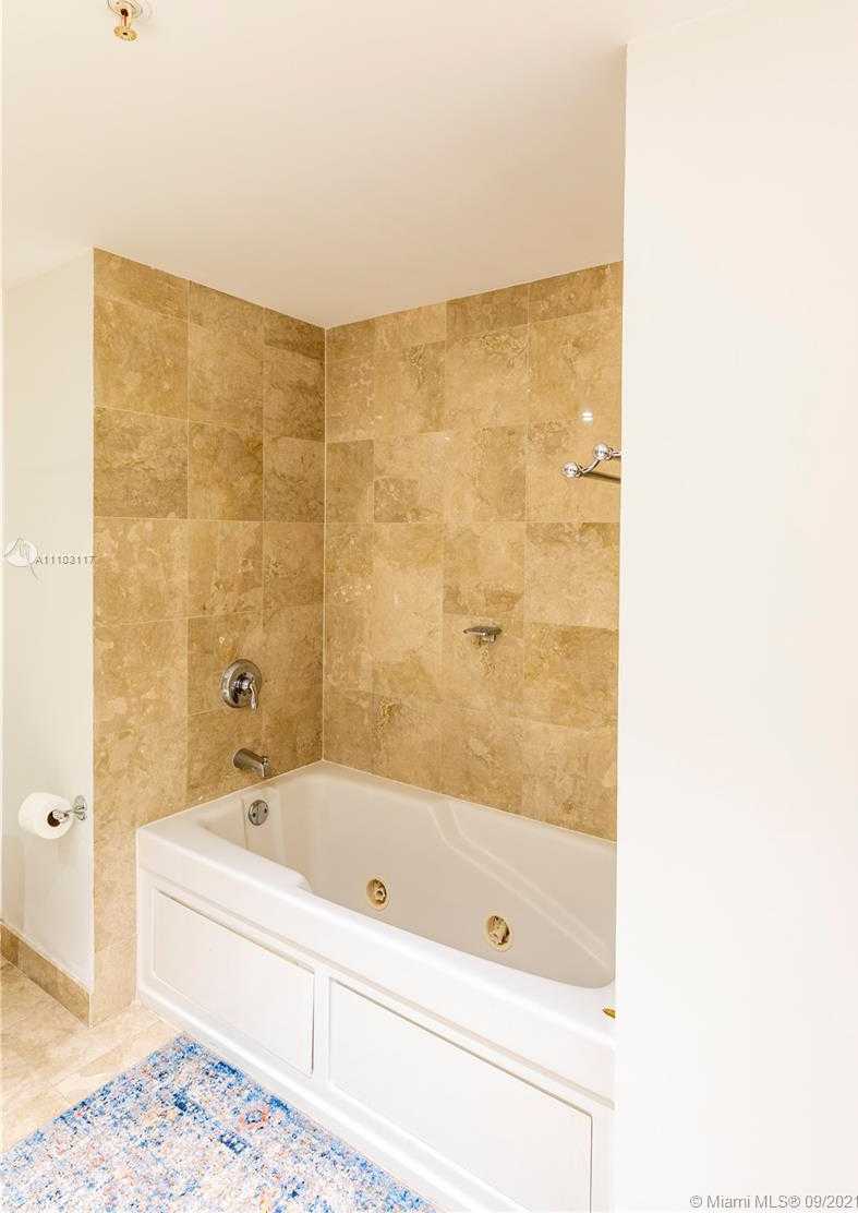 Small Image of 1800 NORTH BAYSHORE DR #1002, Miami Number 8
