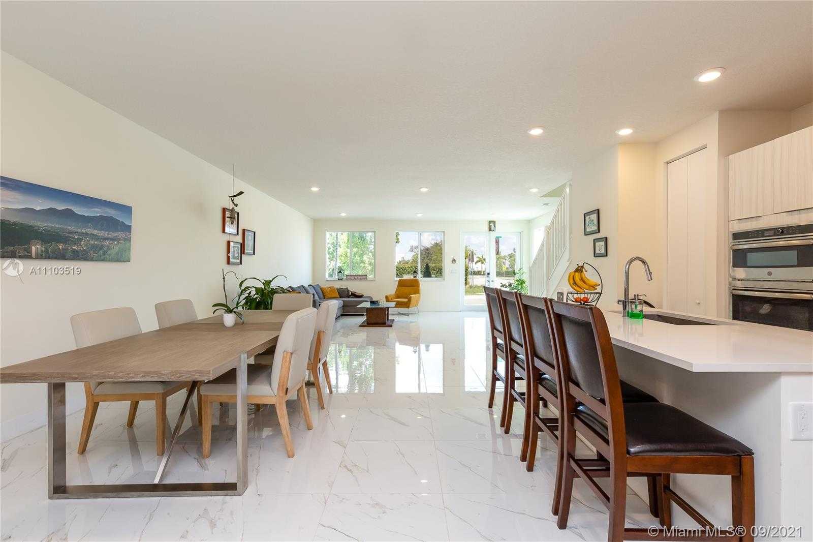 Small Image of 10410 NORTH WEST 67TH ST, Doral Number 11