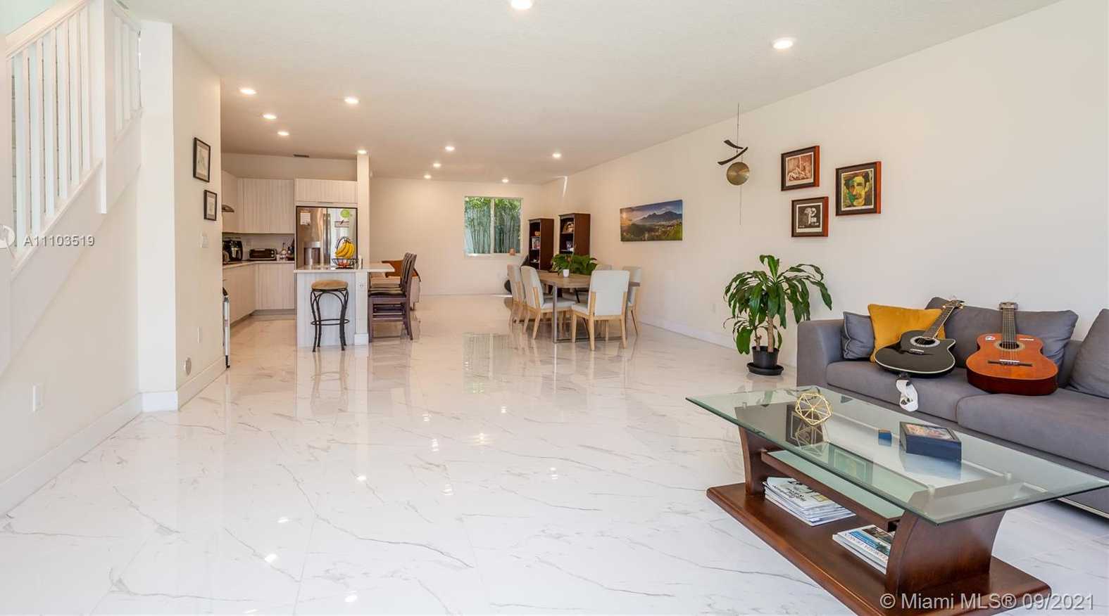 Small Image of 10410 NORTH WEST 67TH ST, Doral Number 13