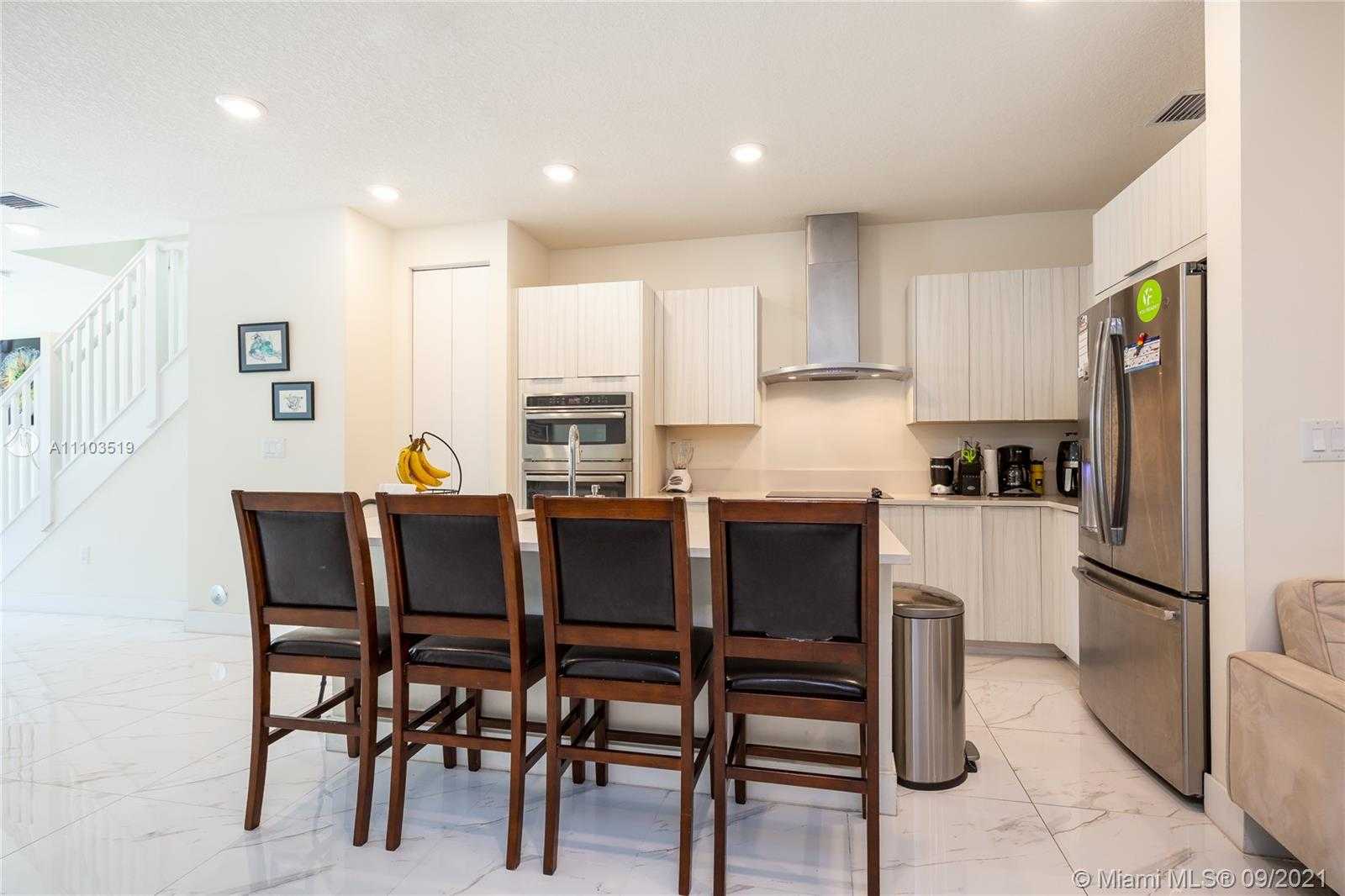 Small Image of 10410 NORTH WEST 67TH ST, Doral Number 16