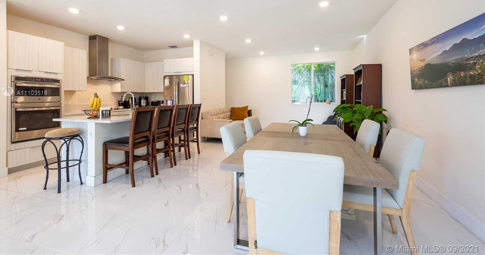 Small Image of 10410 NORTH WEST 67TH ST, Doral Number 17