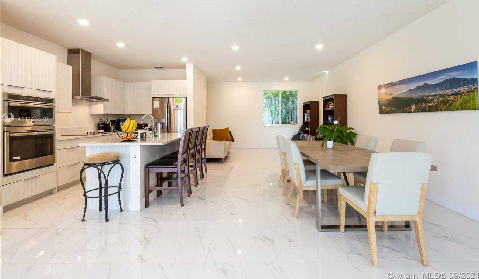 Small Image of 10410 NORTH WEST 67TH ST, Doral Number 18