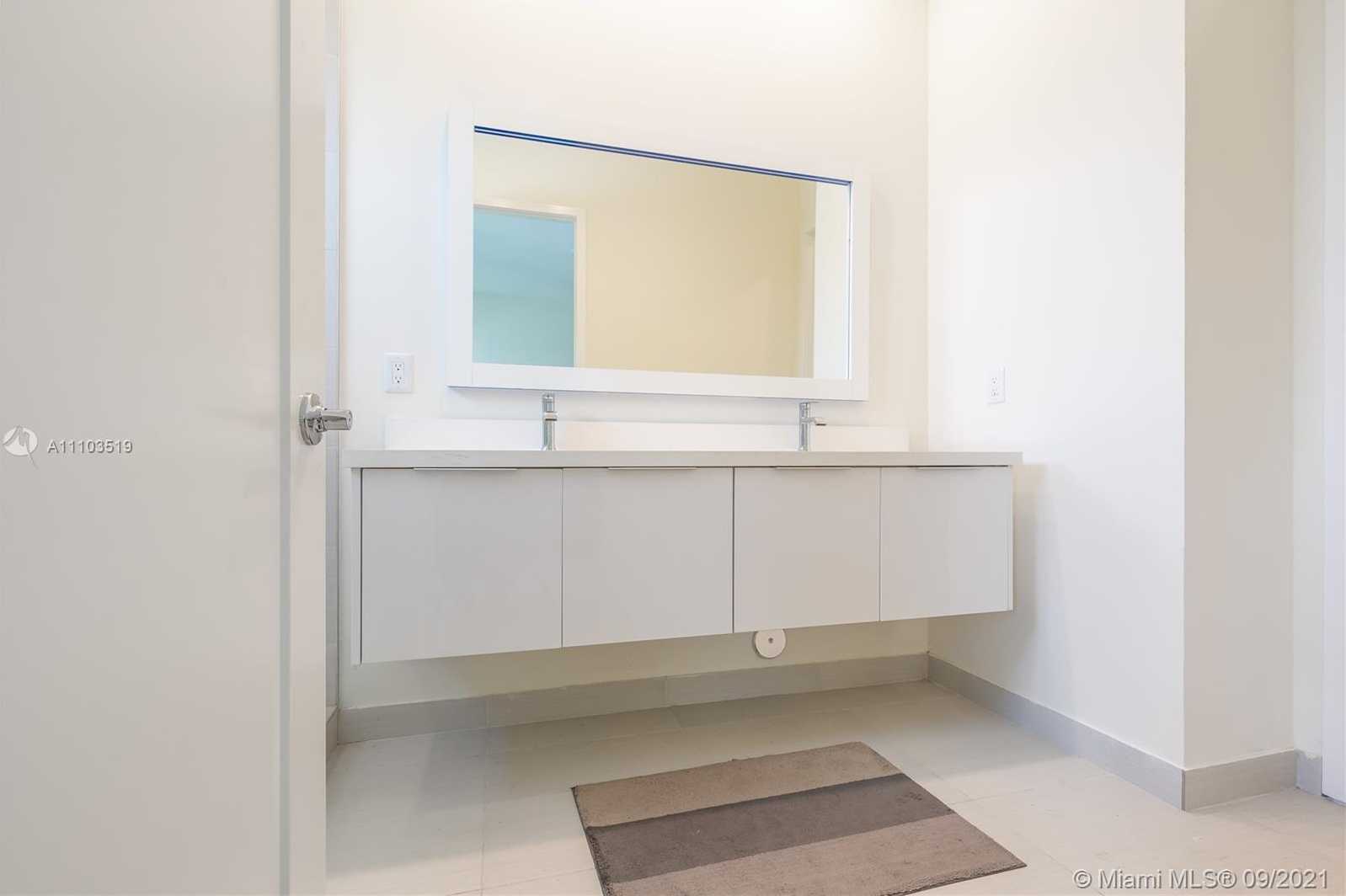 Small Image of 10410 NORTH WEST 67TH ST, Doral Number 27