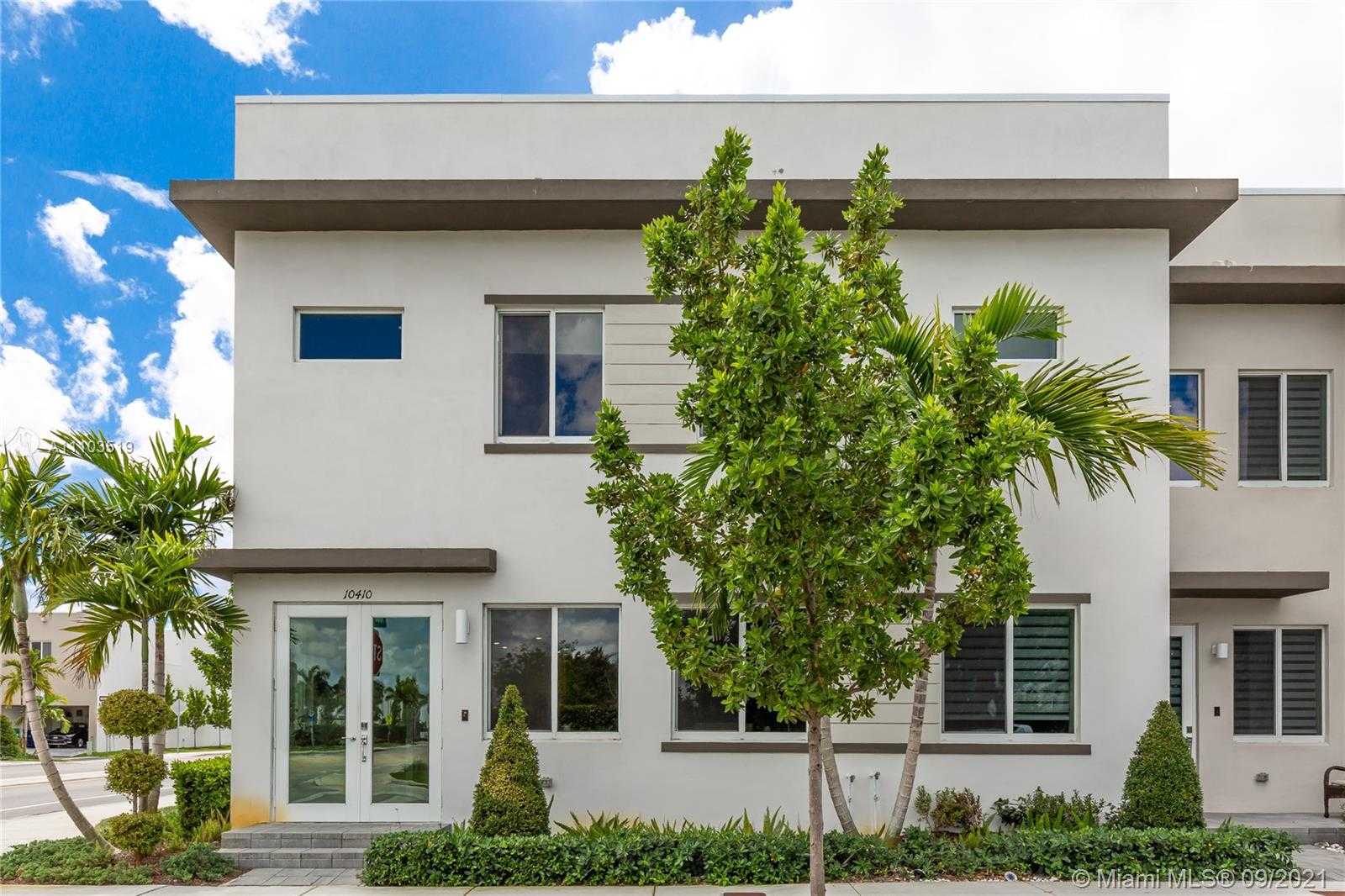 Small Image of 10410 NORTH WEST 67TH ST, Doral Number 3
