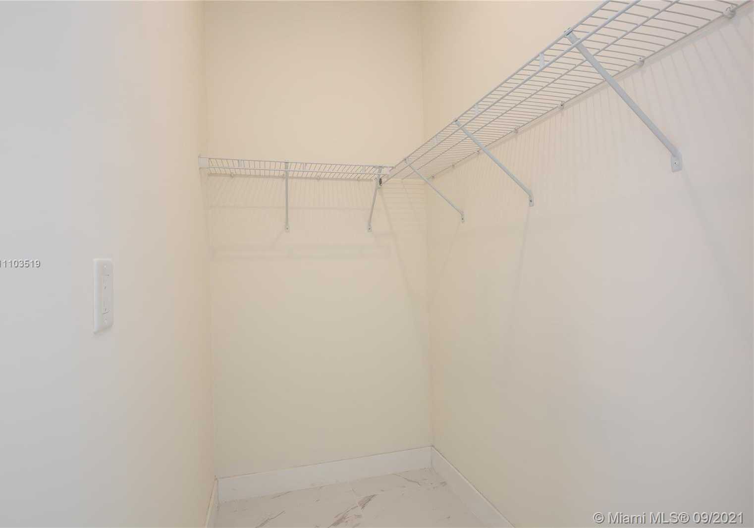 Small Image of 10410 NORTH WEST 67TH ST, Doral Number 33