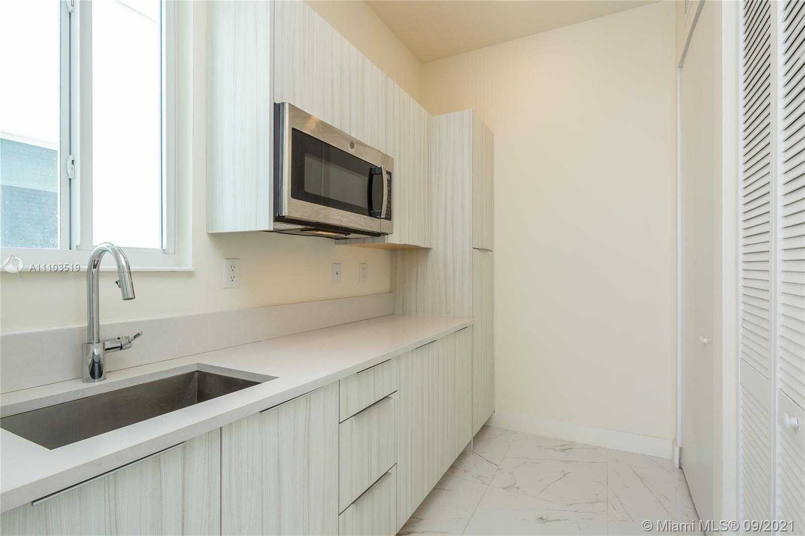 Small Image of 10410 NORTH WEST 67TH ST, Doral Number 37