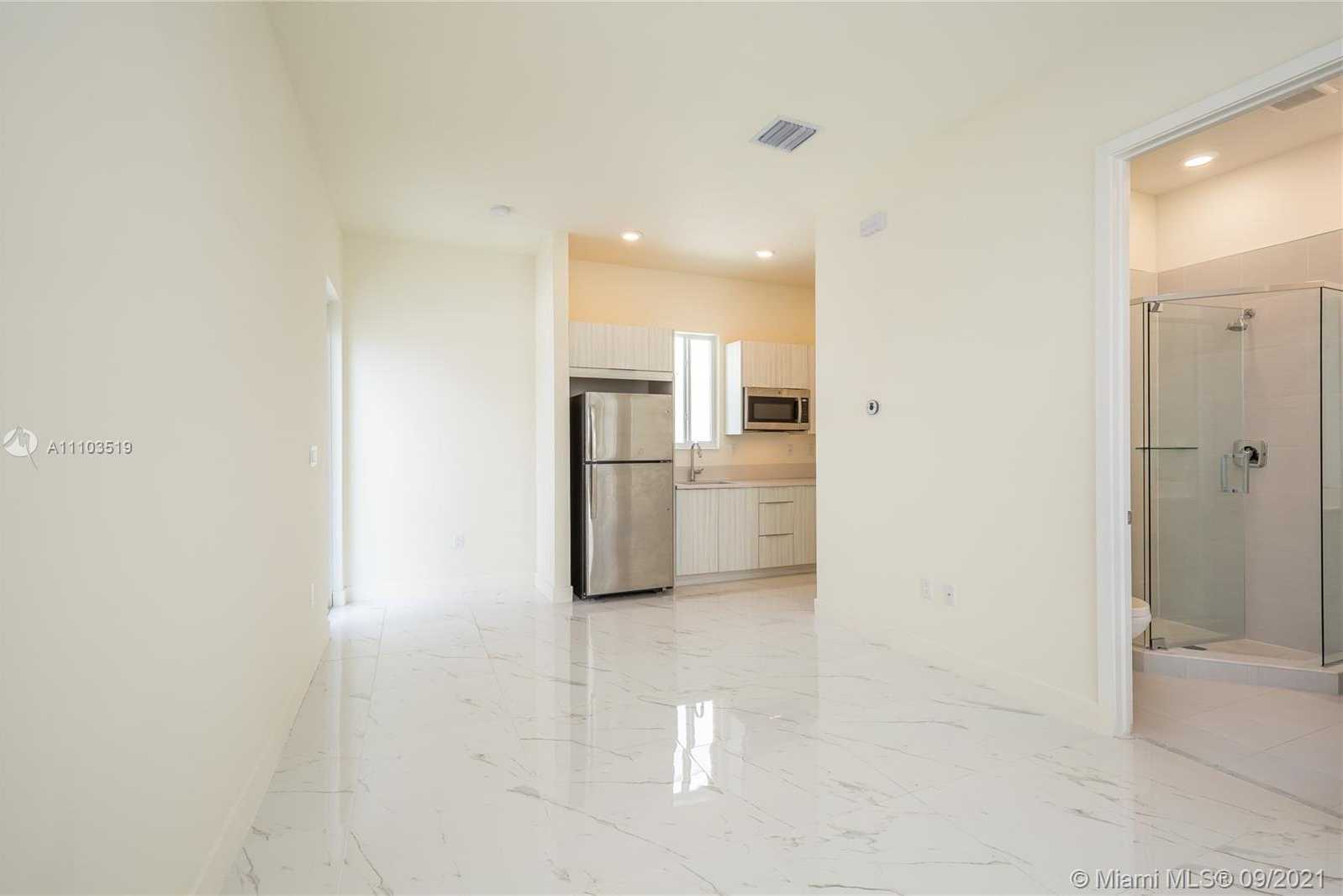 Small Image of 10410 NORTH WEST 67TH ST, Doral Number 38