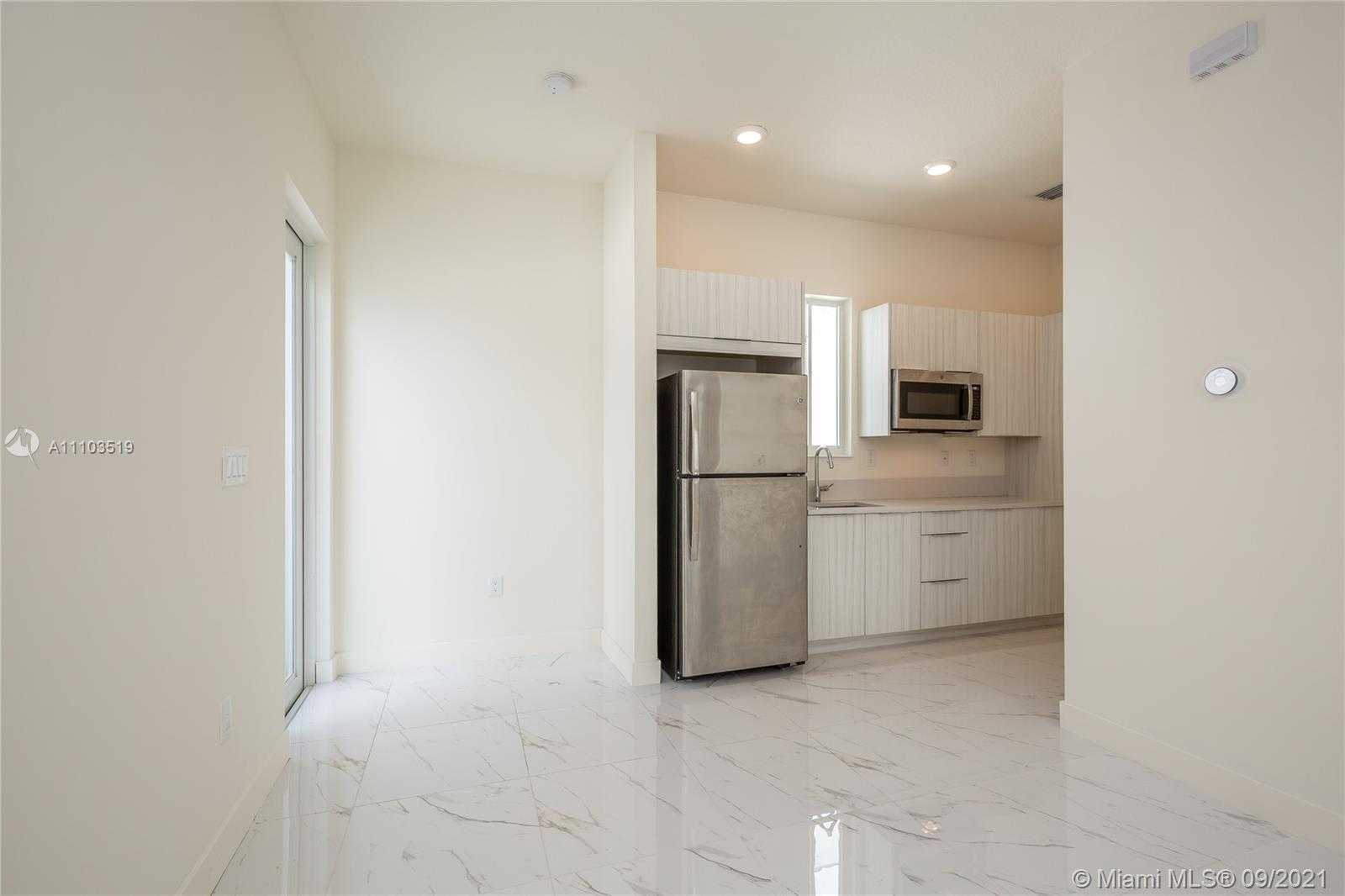 Small Image of 10410 NORTH WEST 67TH ST, Doral Number 39
