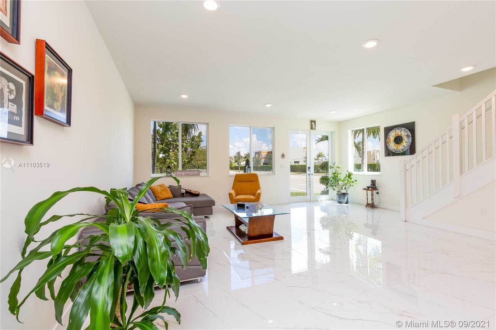 Small Image of 10410 NORTH WEST 67TH ST, Doral Number 8