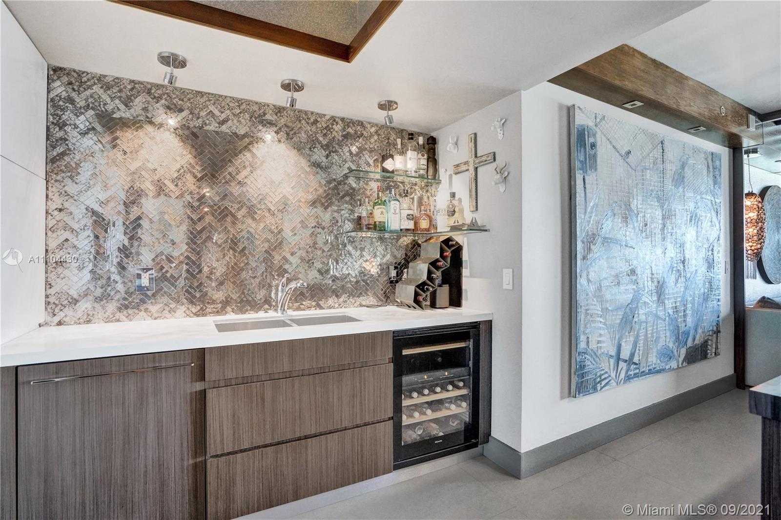 Small Image of 10 VENETIAN WAY #1503, Miami Beach Number 10