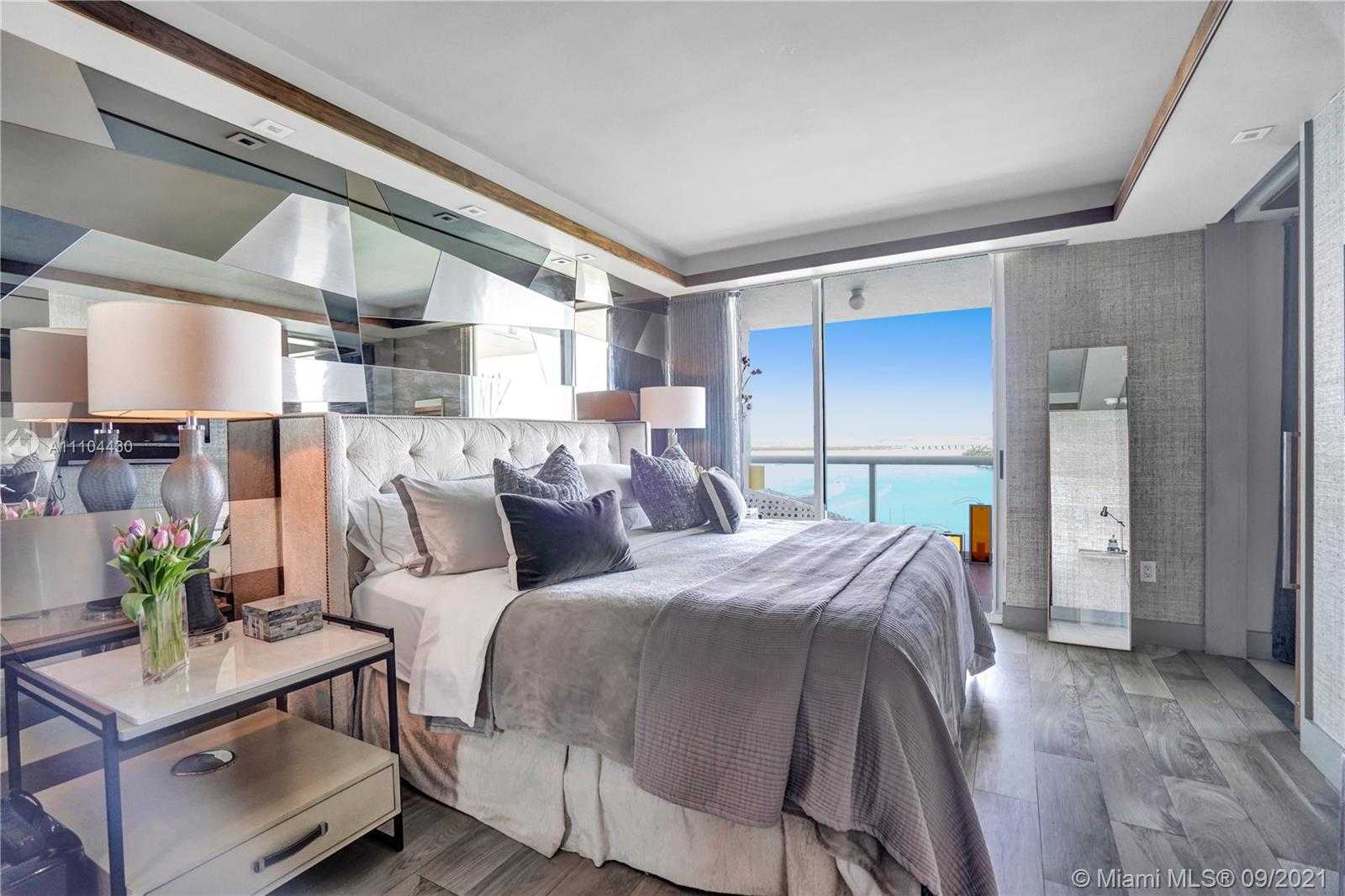 Small Image of 10 VENETIAN WAY #1503, Miami Beach Number 21