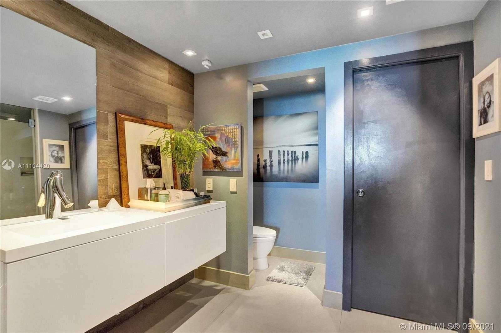 Small Image of 10 VENETIAN WAY #1503, Miami Beach Number 32