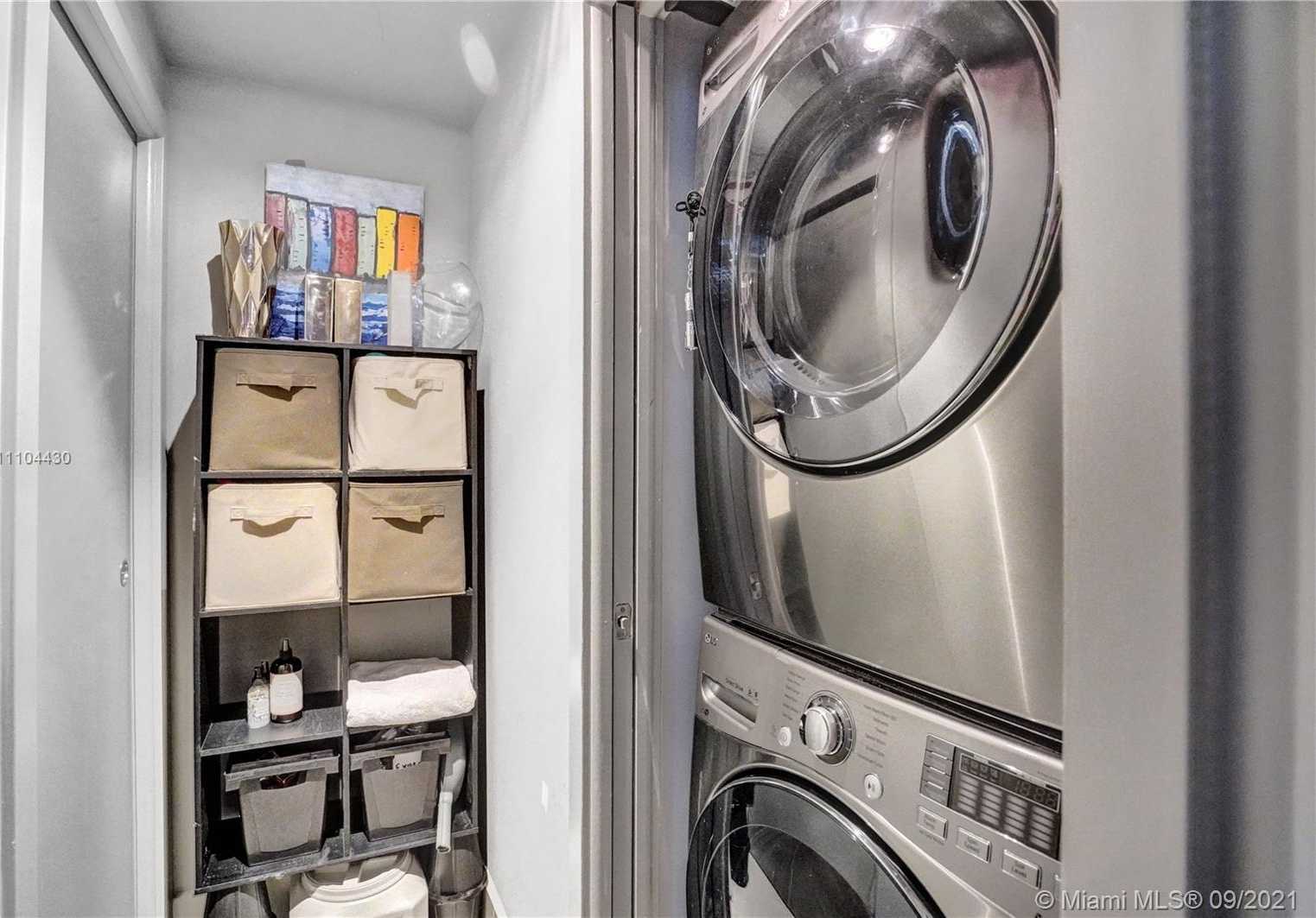 Small Image of 10 VENETIAN WAY #1503, Miami Beach Number 45