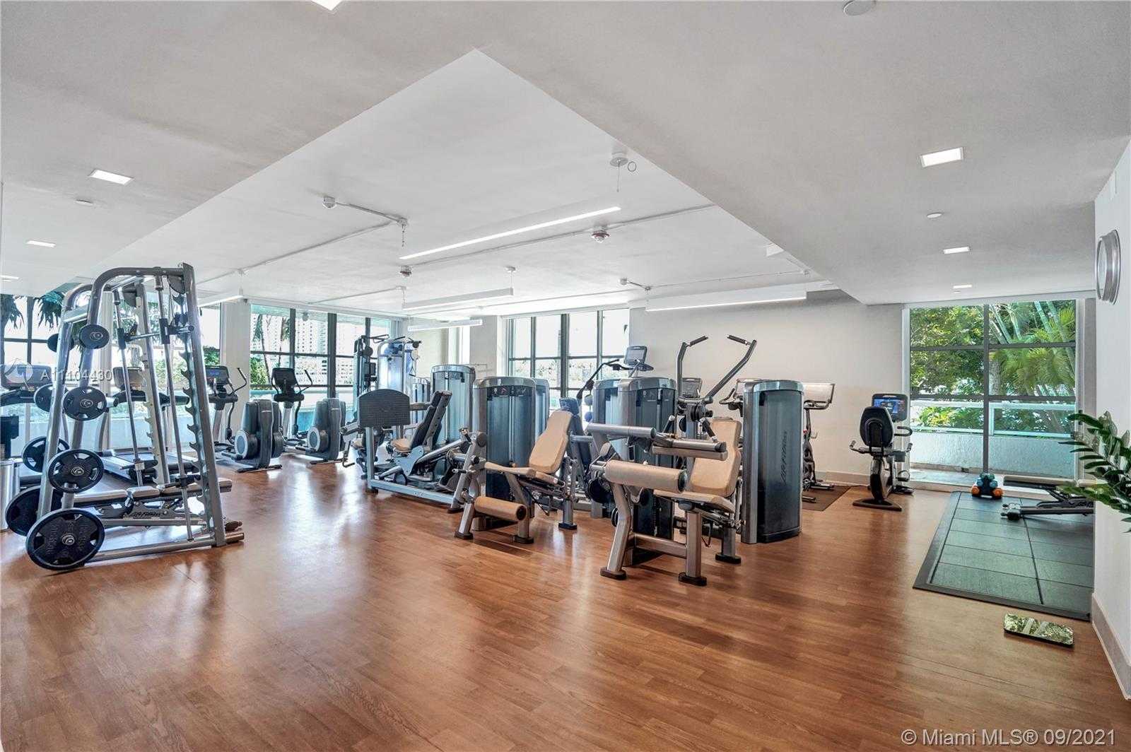 Small Image of 10 VENETIAN WAY #1503, Miami Beach Number 46