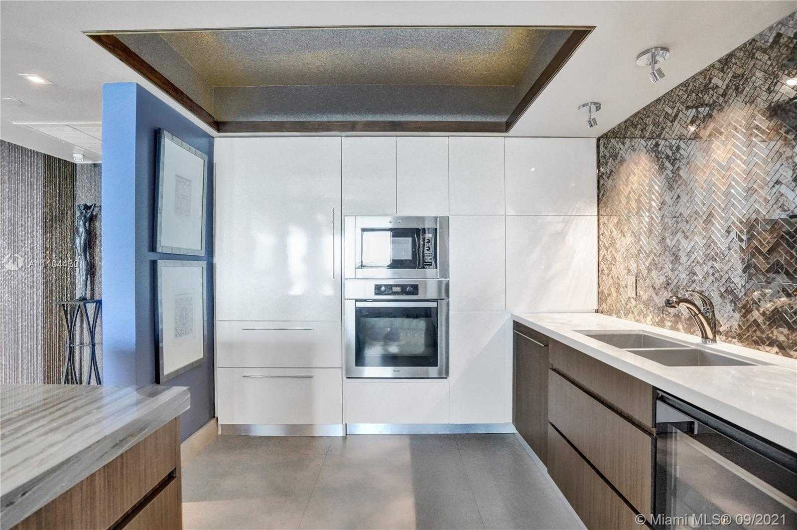 Small Image of 10 VENETIAN WAY #1503, Miami Beach Number 8