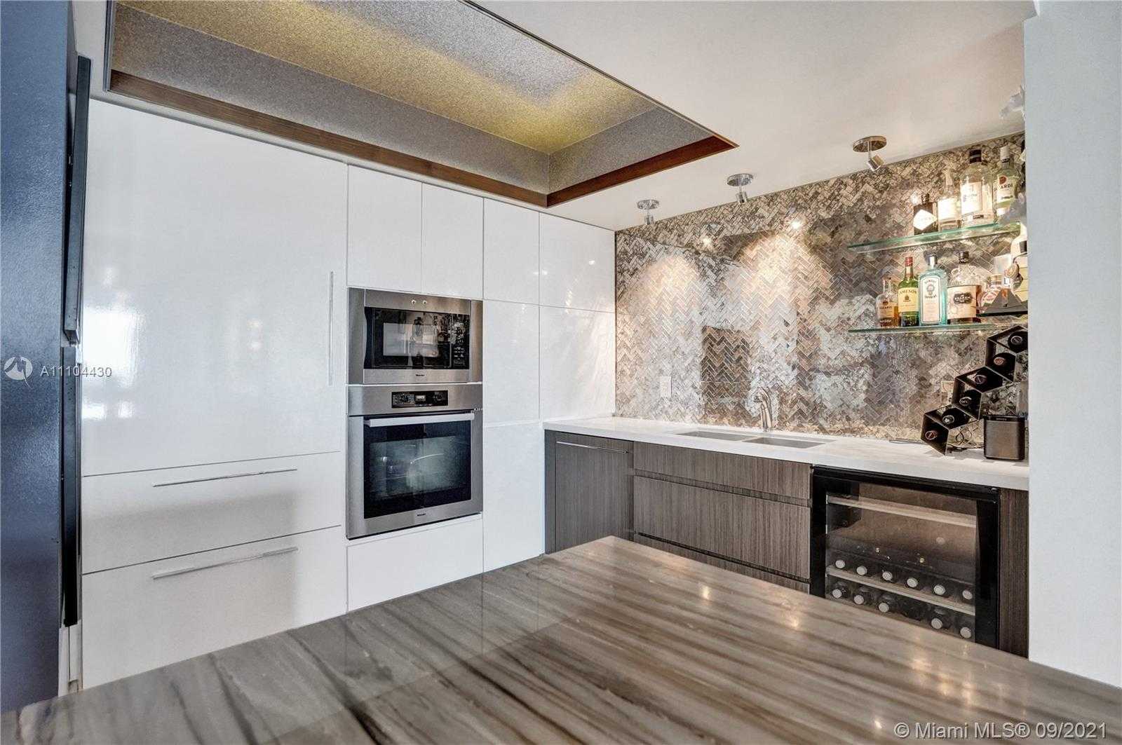 Small Image of 10 VENETIAN WAY #1503, Miami Beach Number 9