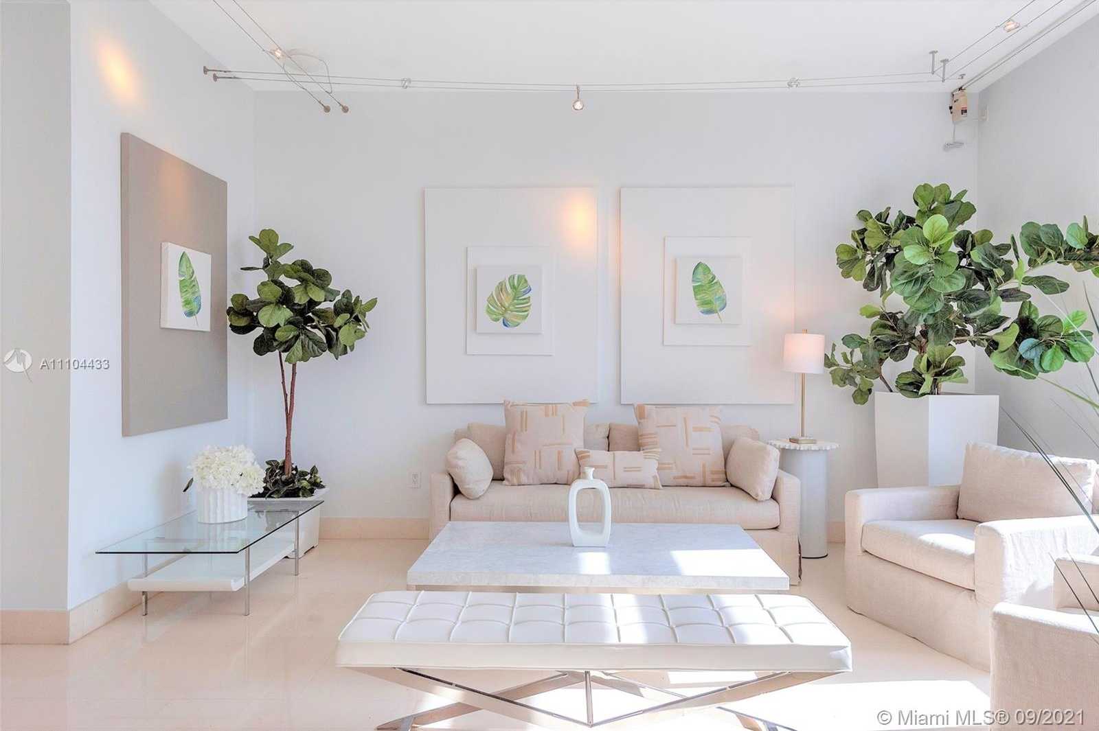 Small Image of 6203 LAGUNA PATH N, Miami Beach Number 20