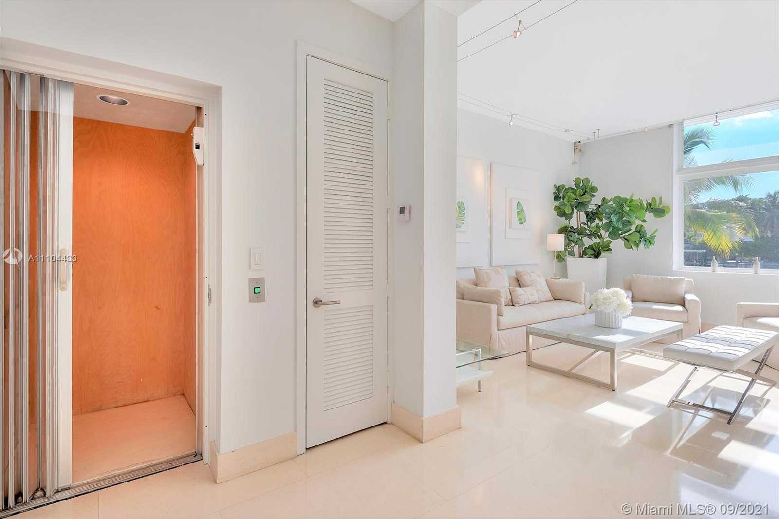 Small Image of 6203 LAGUNA PATH N, Miami Beach Number 21