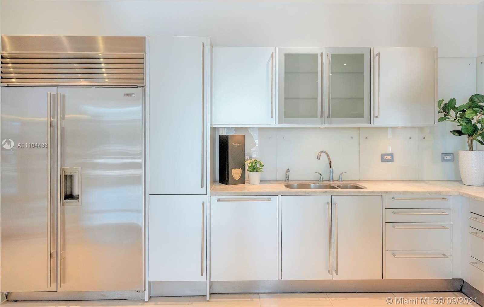 Small Image of 6203 LAGUNA PATH N, Miami Beach Number 27