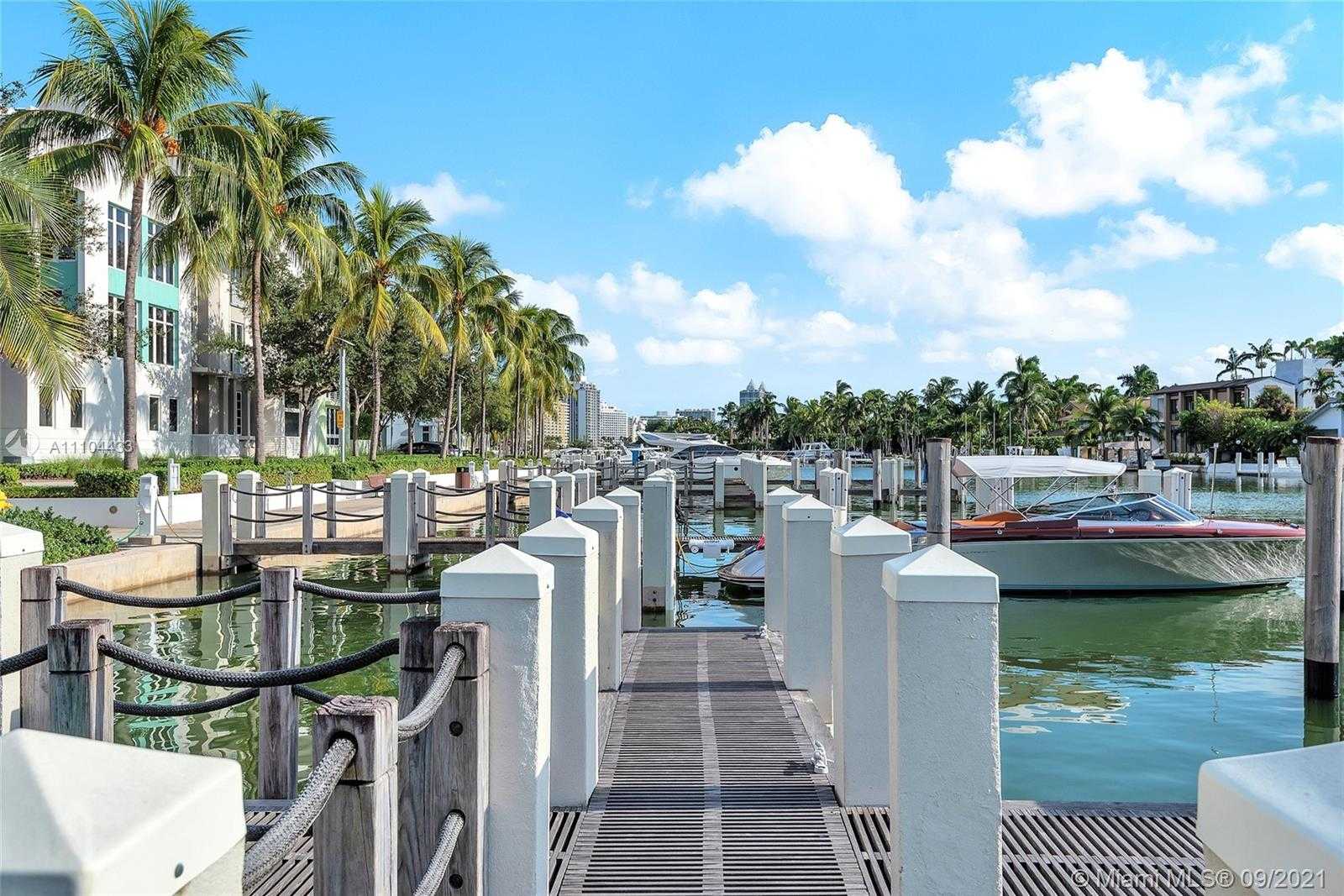 Small Image of 6203 LAGUNA PATH N, Miami Beach Number 53