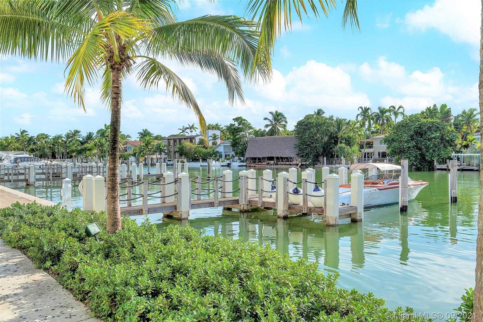 Small Image of 6203 LAGUNA PATH N, Miami Beach Number 55