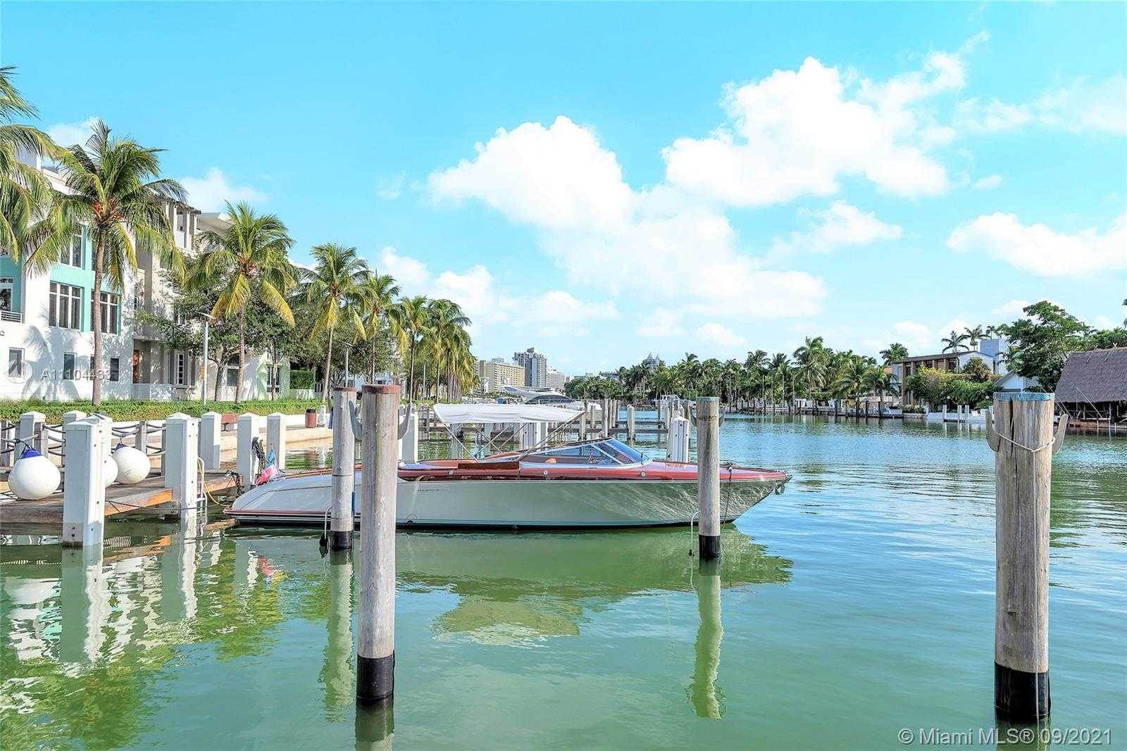 Small Image of 6203 LAGUNA PATH N, Miami Beach Number 56