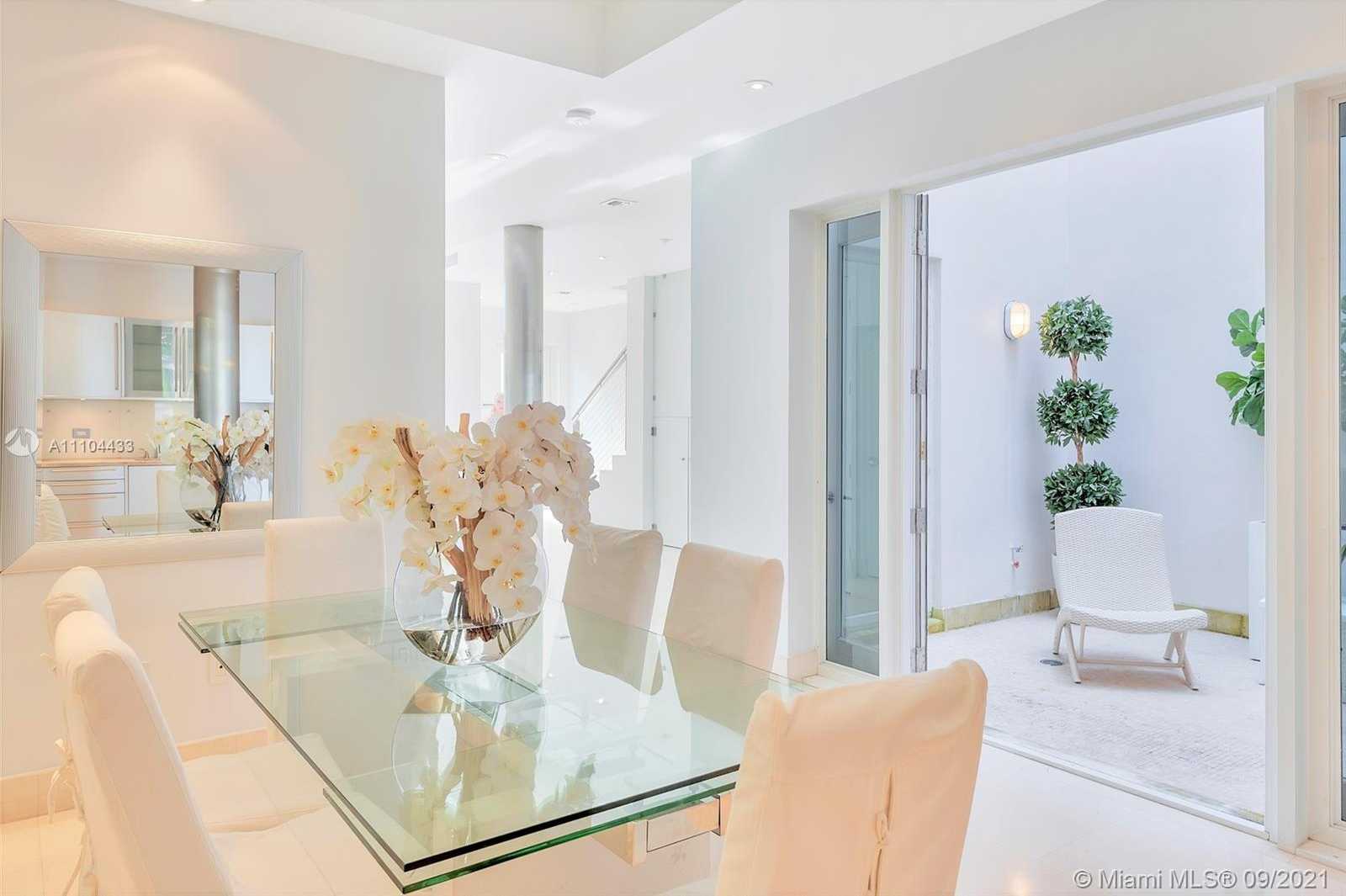 Small Image of 6203 LAGUNA PATH N, Miami Beach Number 6