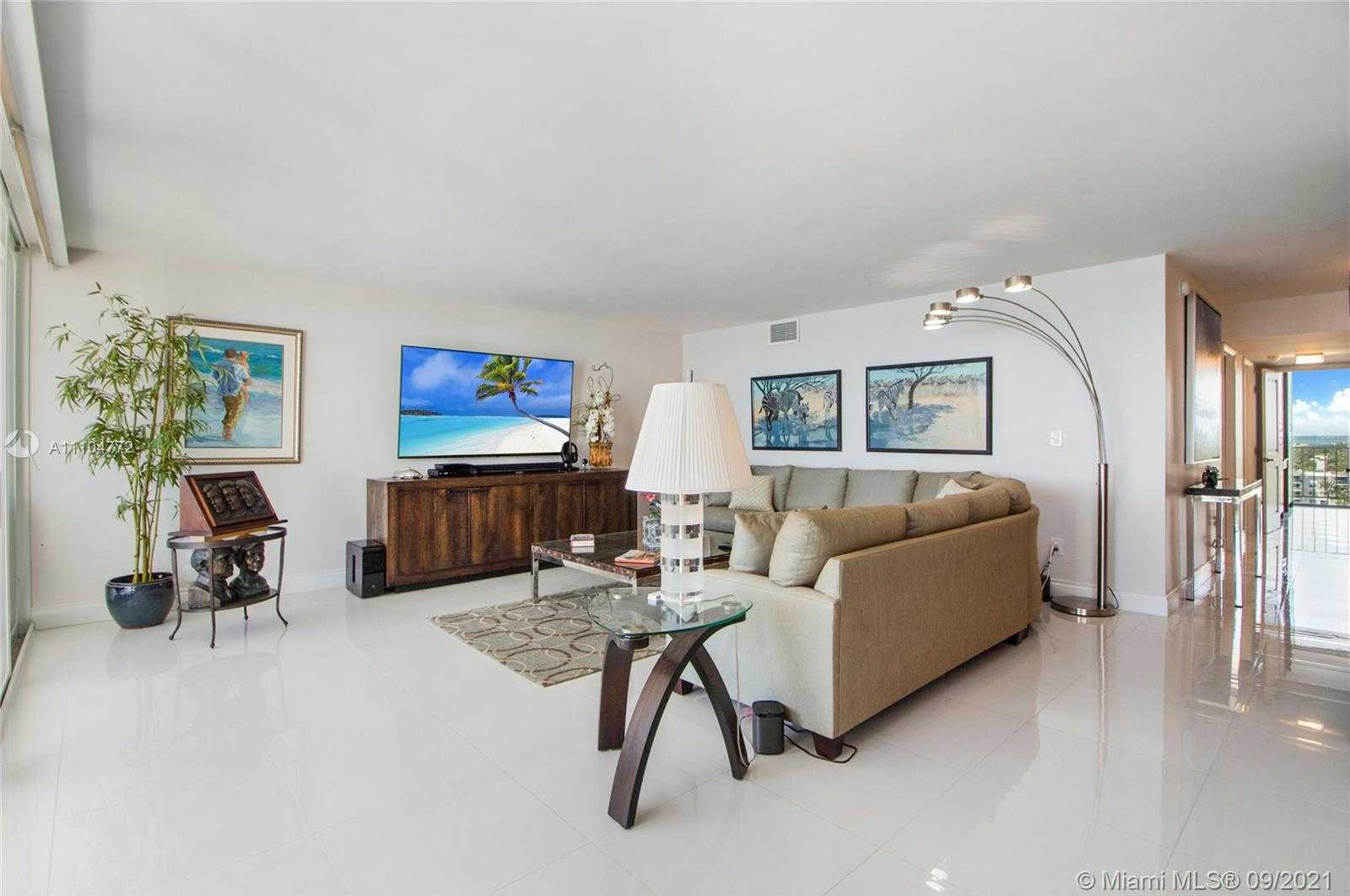 Small Image of 881 OCEAN DR #10E, Key Biscayne Number 12
